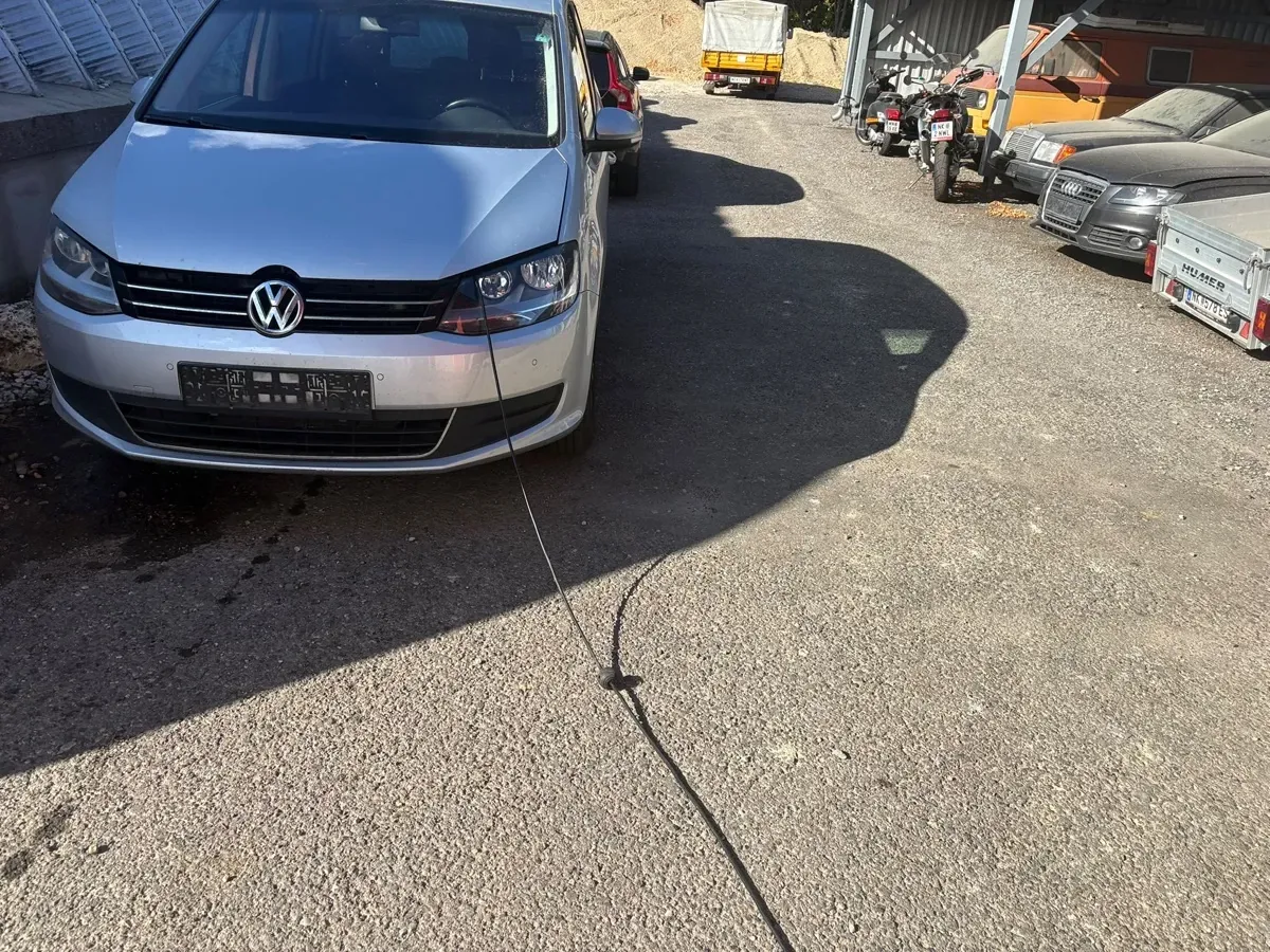 Volkswagen Sharan 2013 photo 2