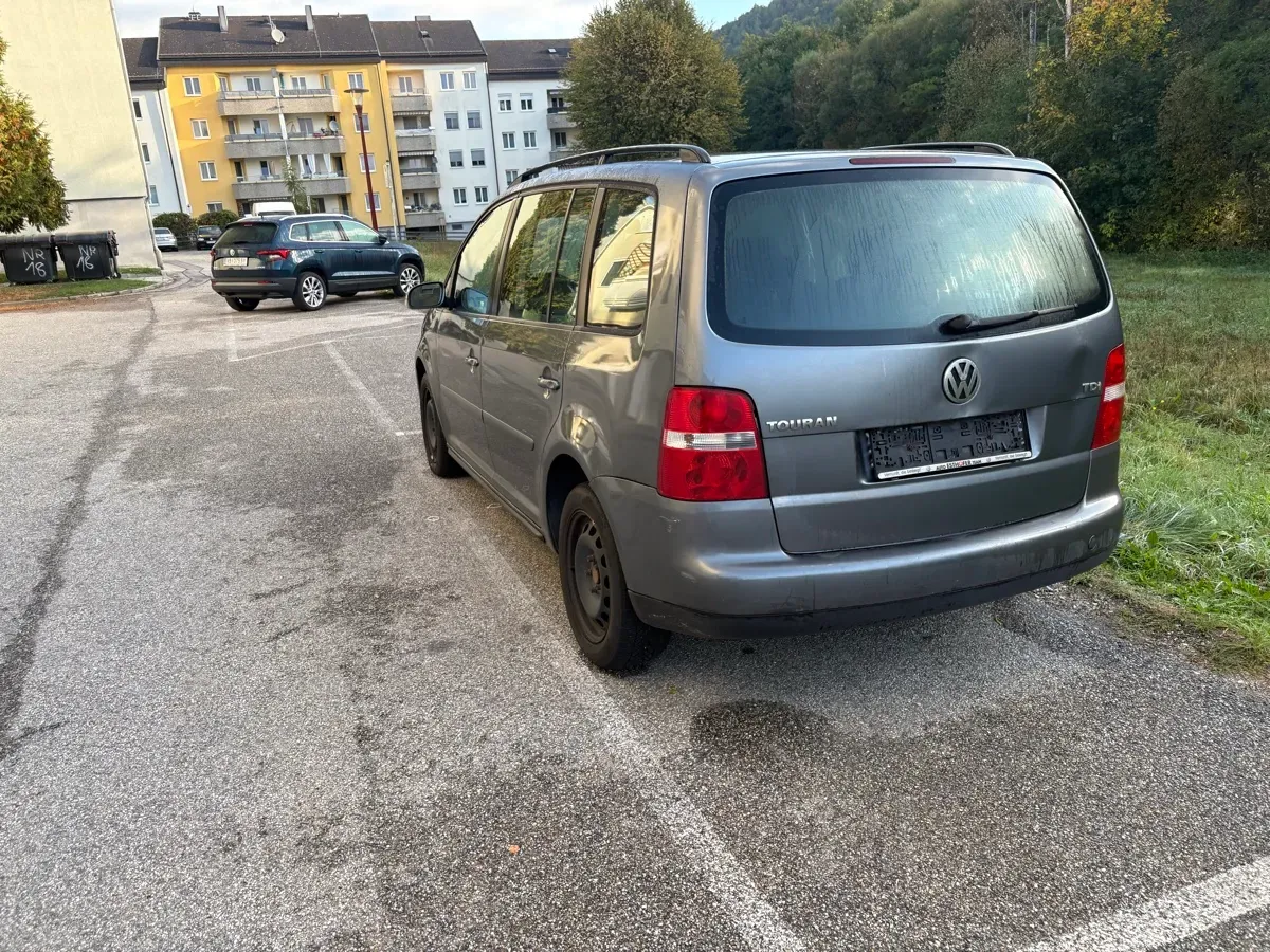 Volkswagen Touran 2004 photo 3