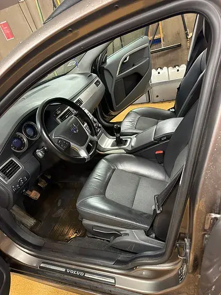 Volvo V70 2011 photo 3