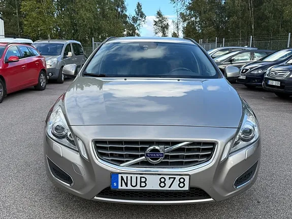 Volvo V60 2012 photo 2
