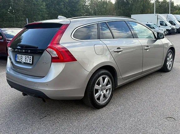 Volvo V60 2012 photo 4