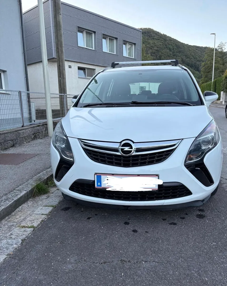 Opel Zafira 2013 photo 2