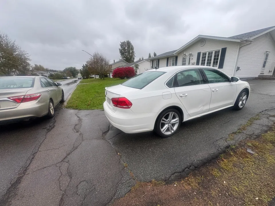 Volkswagen Passat 2012 photo 3