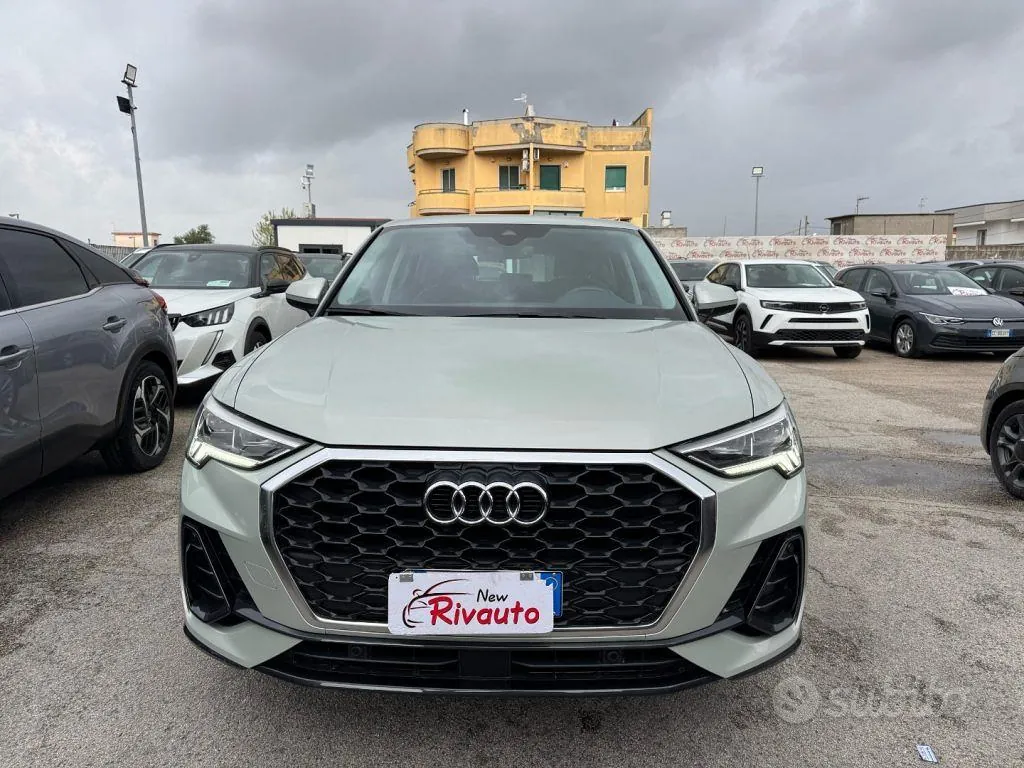 Audi Q3 2022 photo 2