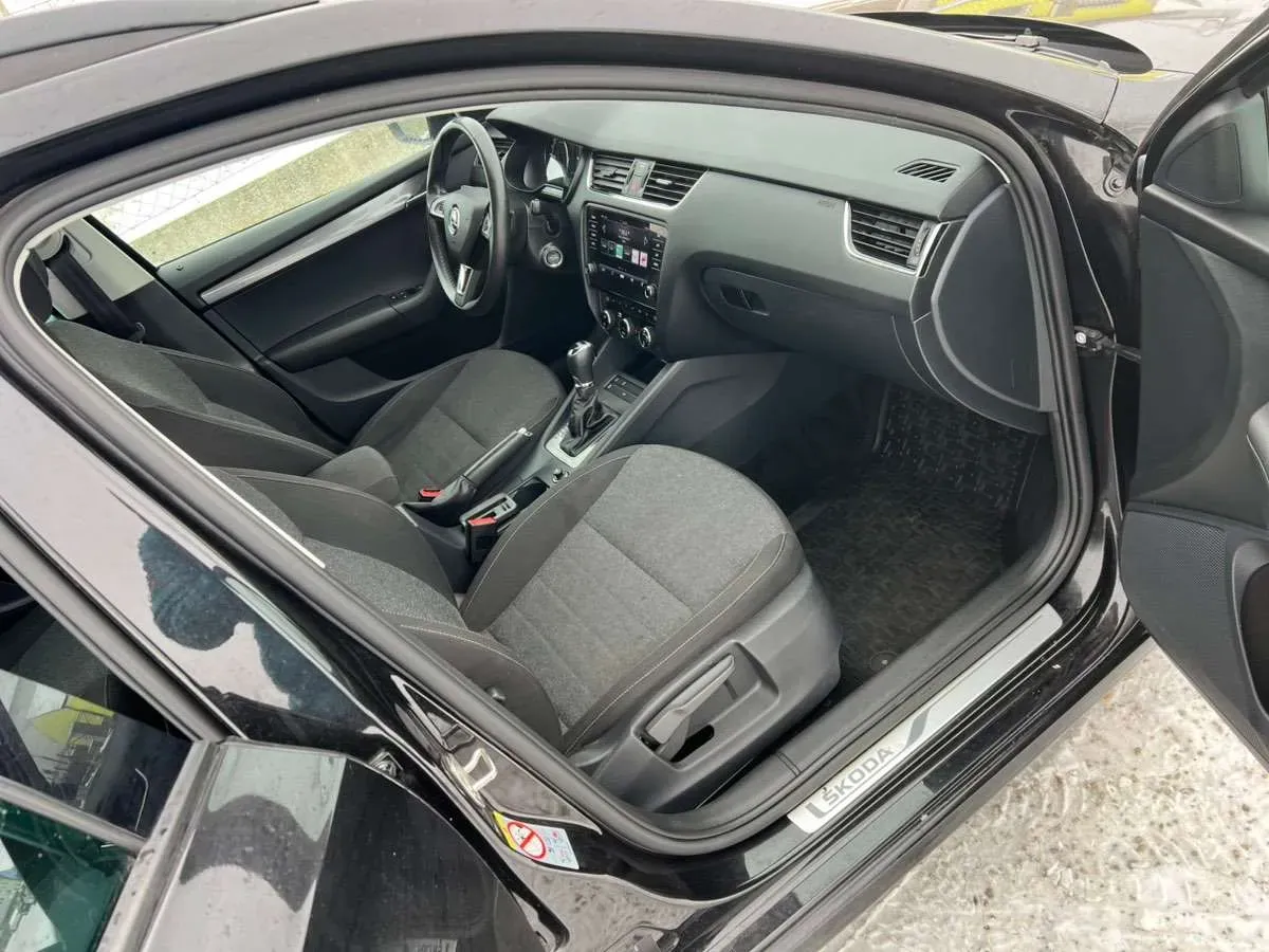 Skoda Octavia 2019 photo 2