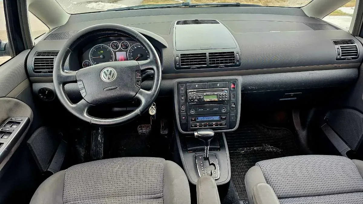 Volkswagen Sharan 2008 photo 2