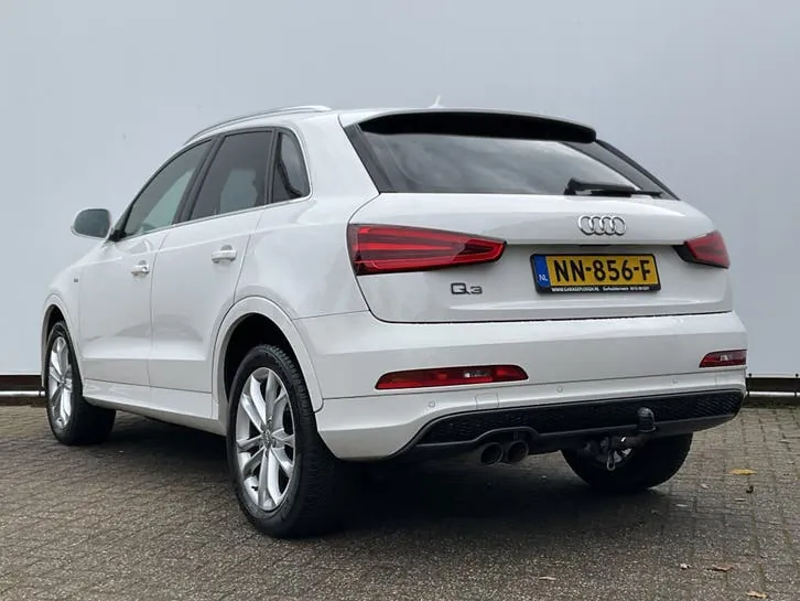 Audi Q3 2015 photo 2