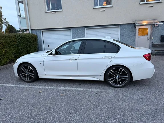 BMW 320I 2018 photo 3