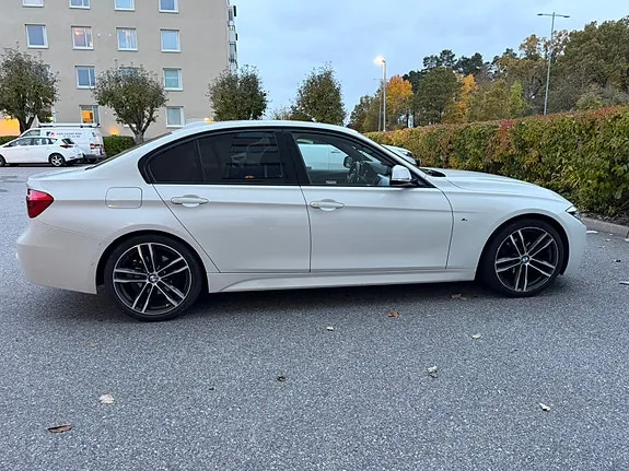 BMW 320I 2018 photo 4