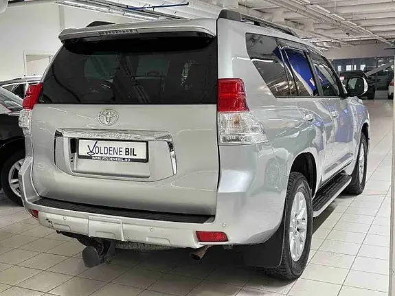 Toyota Land Cruiser 2013 photo 5