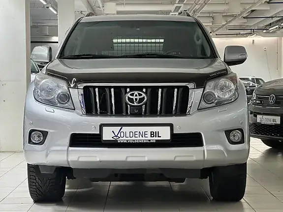Toyota Land Cruiser 2013 photo 2