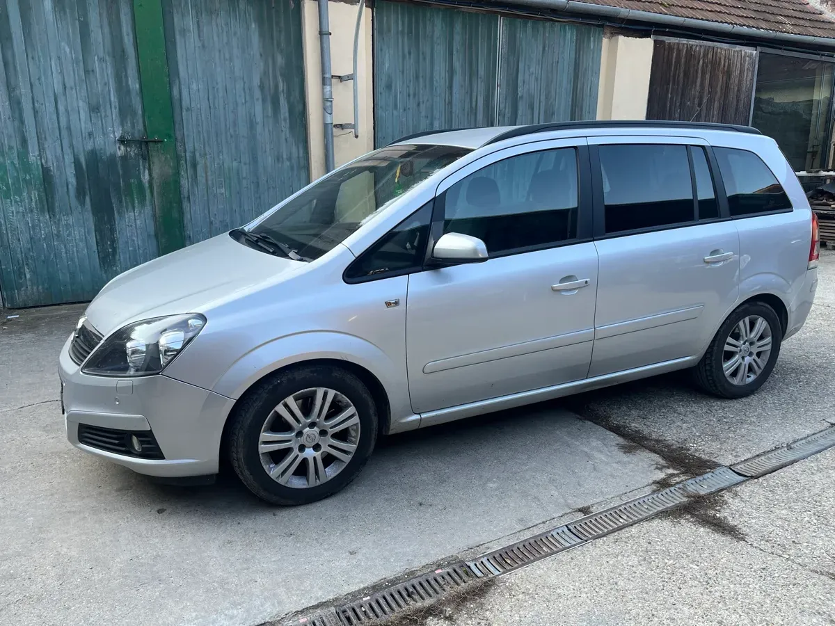 Opel Zafira 2006 photo 2