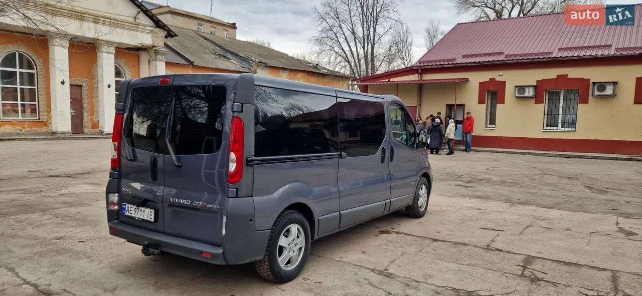 Opel Vivaro 2013 photo 4
