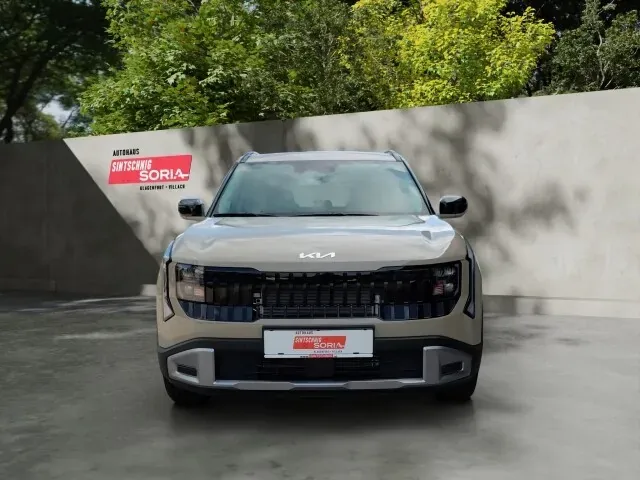 Kia Seltos photo 2