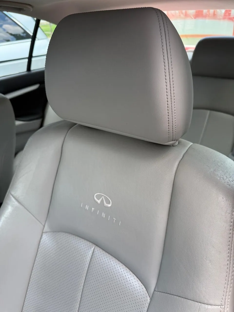 Infiniti G37X 2009 photo 4
