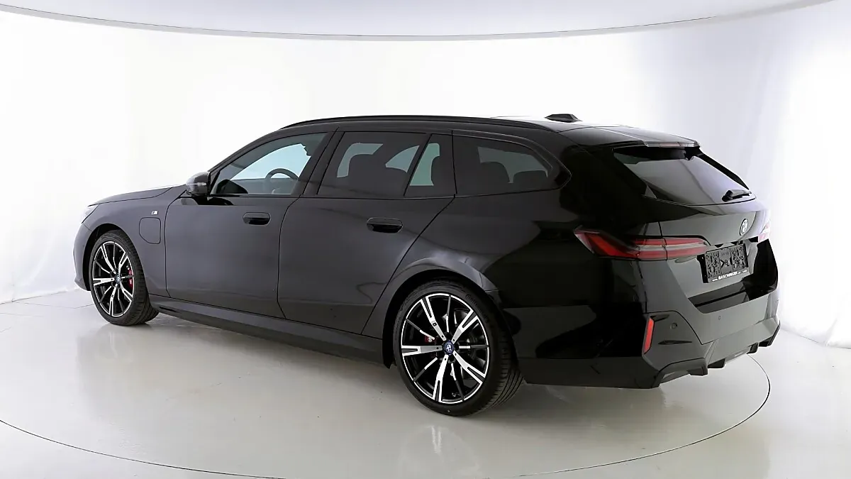 BMW 5 Series 2025 photo 3