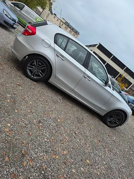 BMW 118D 2011 photo 4