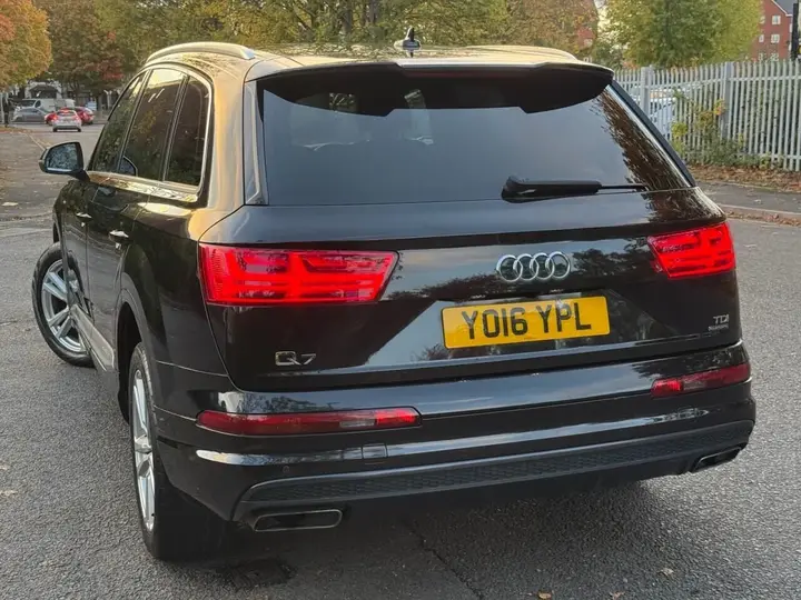 Audi Q7 2016 photo 5