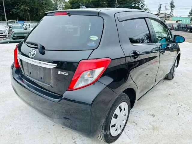 Toyota Vitz Jewela 2012 photo 4