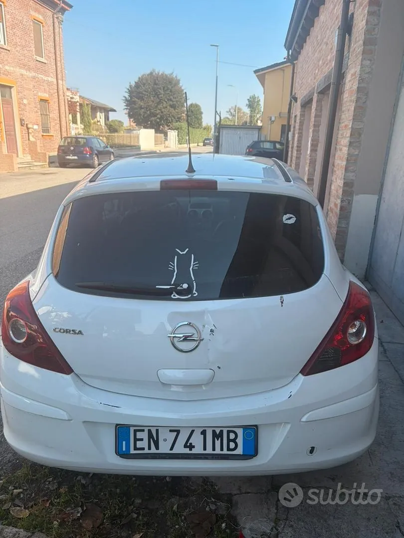 Opel Corsa 2012 photo 3