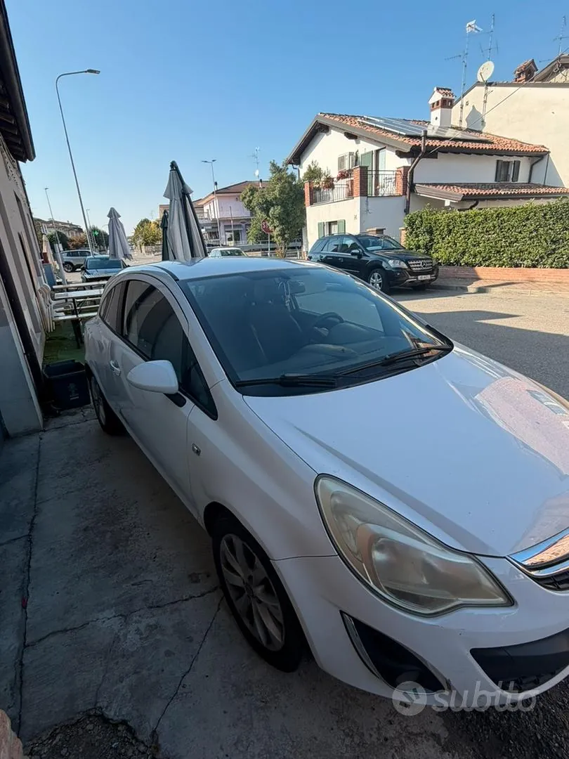Opel Corsa 2012 photo 2