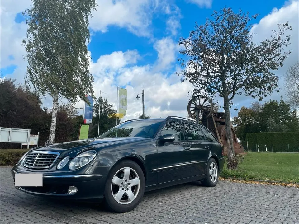 Mercedes-Benz E320