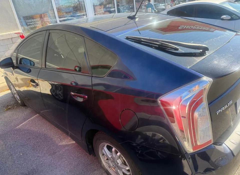 Toyota Prius 2015 photo 2