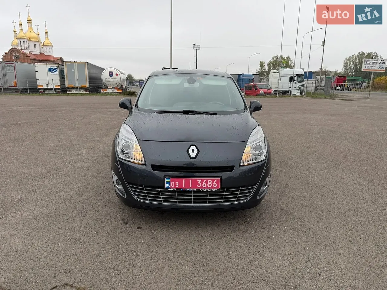 Renault Grand Scenic 2010 photo 2