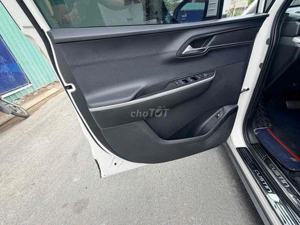 Hyundai Custin 2023 photo 2
