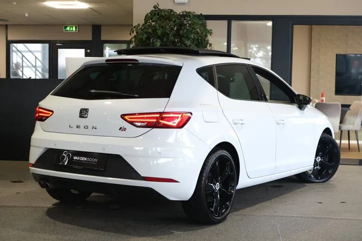 Seat Leon 2017 photo 2