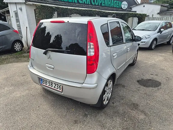 Mitsubishi Colt 2007 photo 3