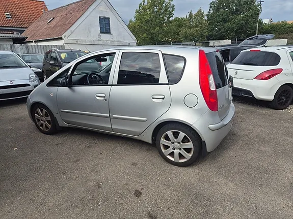 Mitsubishi Colt 2007 photo 4