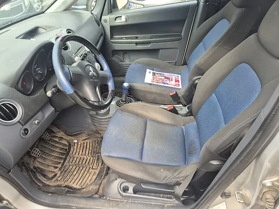 Mitsubishi Colt 2007 photo 5