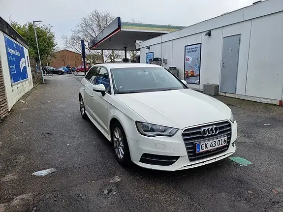 Audi A3 2015 photo 3