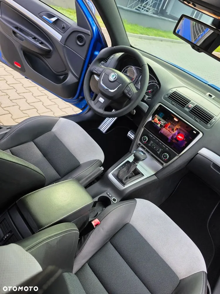 Skoda Octavia 2009 photo 2