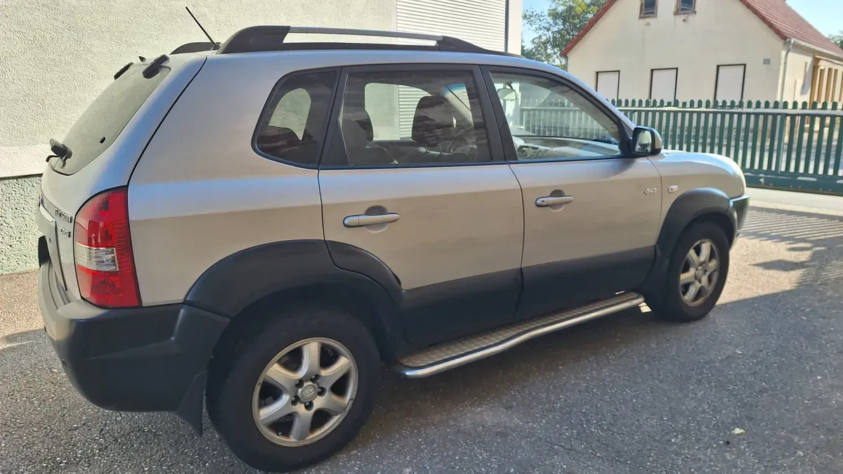Hyundai Tucson 2005 photo 2