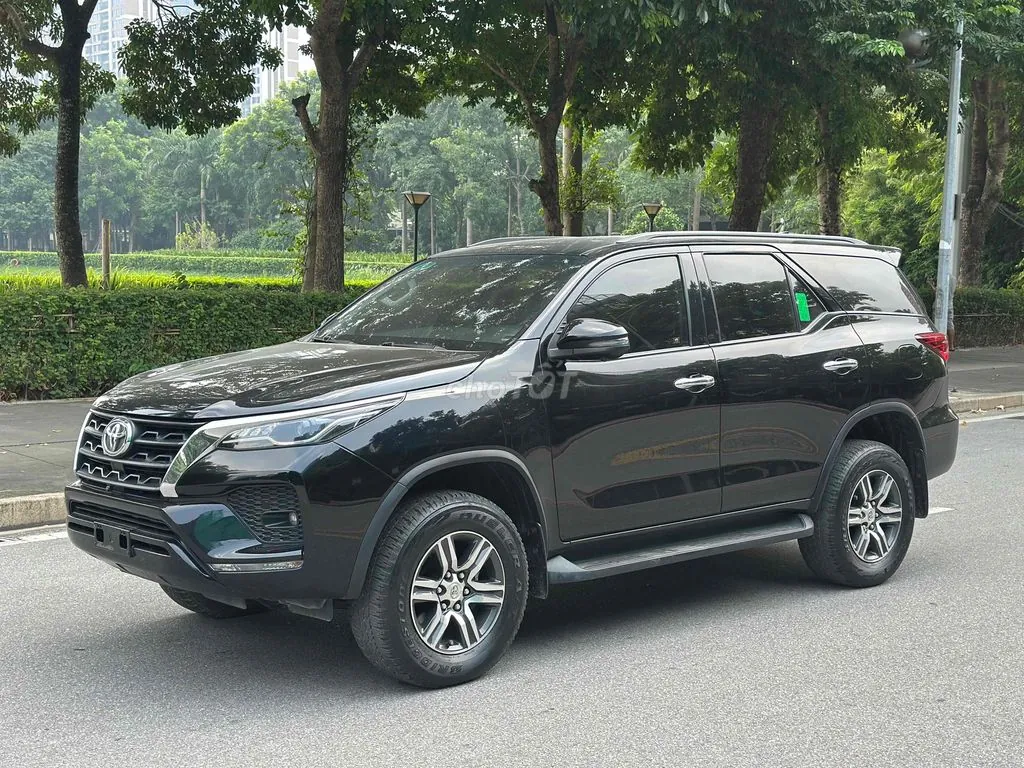 Toyota Fortuner 2022 photo 3