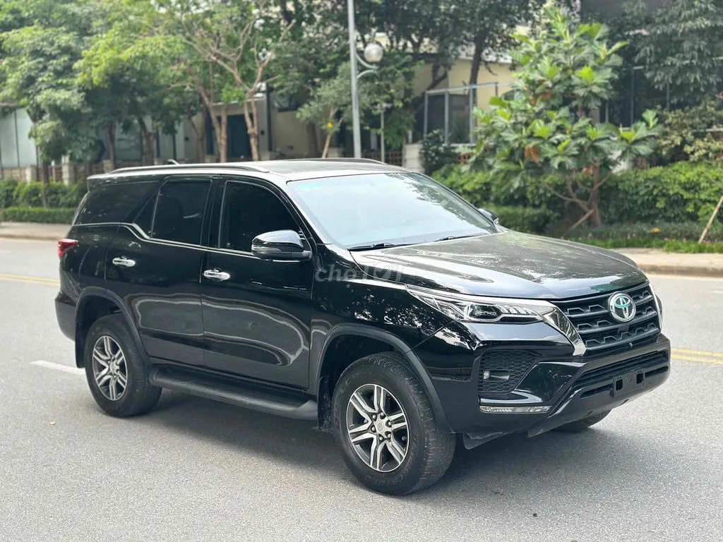 Toyota Fortuner 2022 photo 2