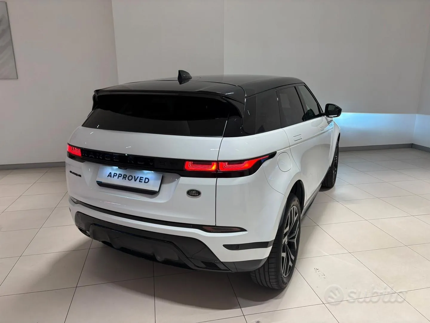 Land Rover Range Rover Evoque 2022 photo 2