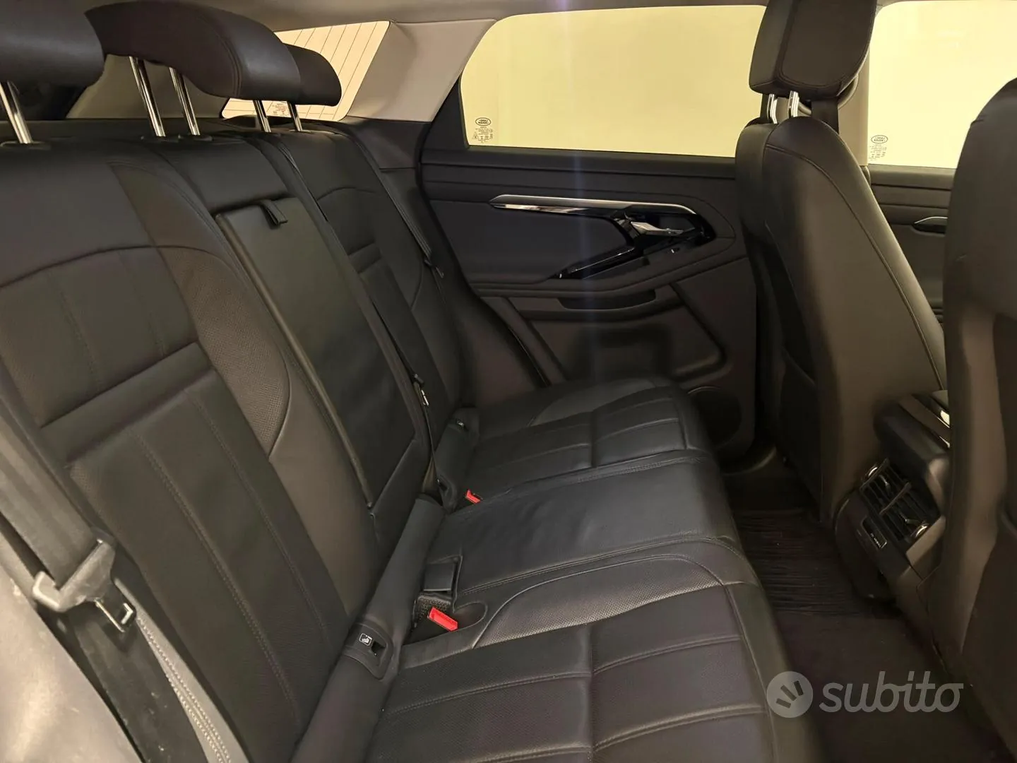 Land Rover Range Rover Evoque 2022 photo 5