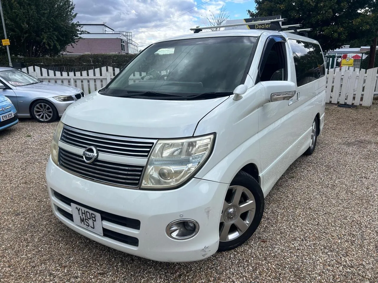 Nissan Elgrand 2021 photo 2