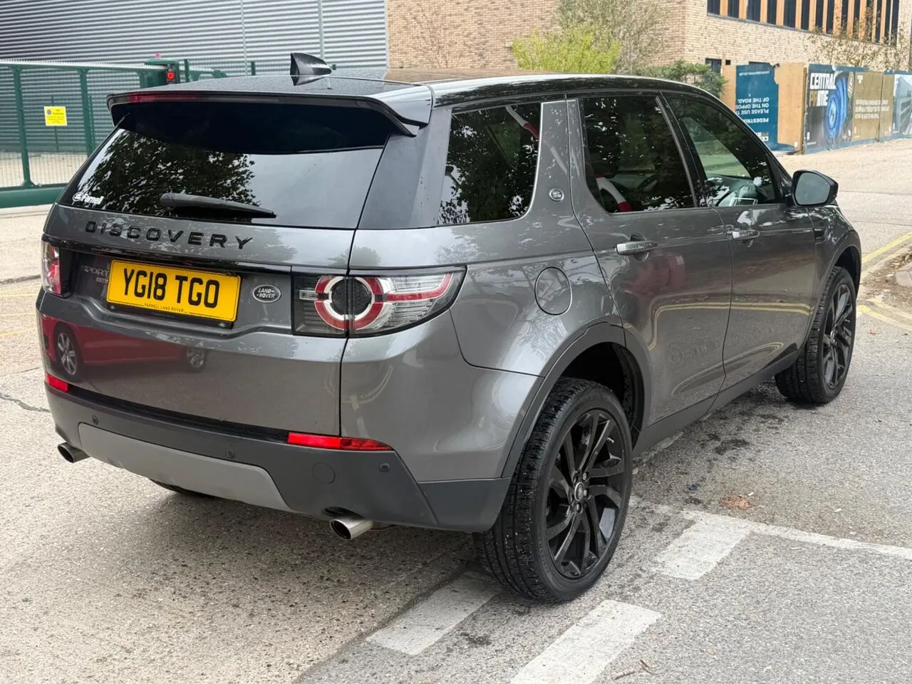 Land Rover Discovery Sport 2018 photo 3