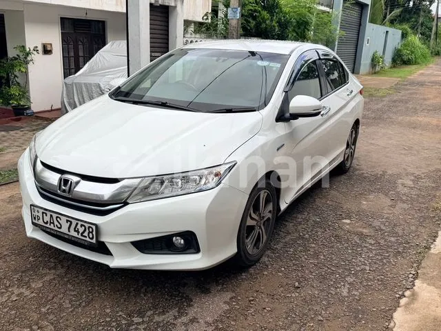 Honda Grace 2015 photo 2