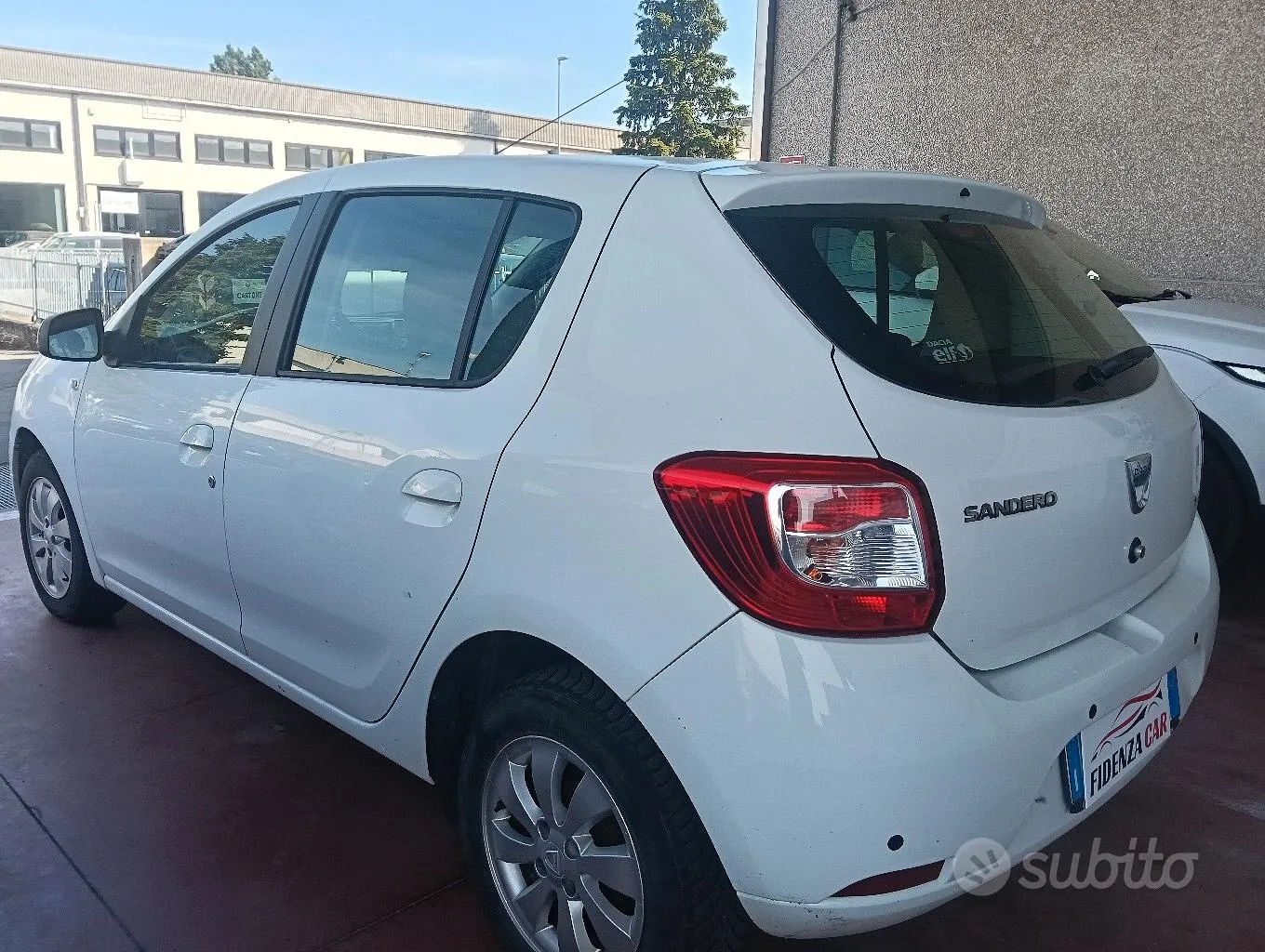 Dacia Sandero 2015 photo 3