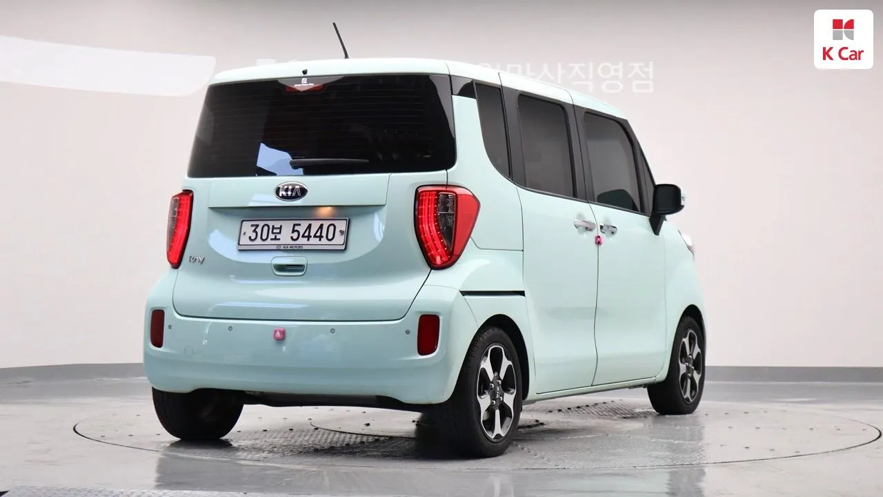 Kia K8 Prestige 2013 photo 2
