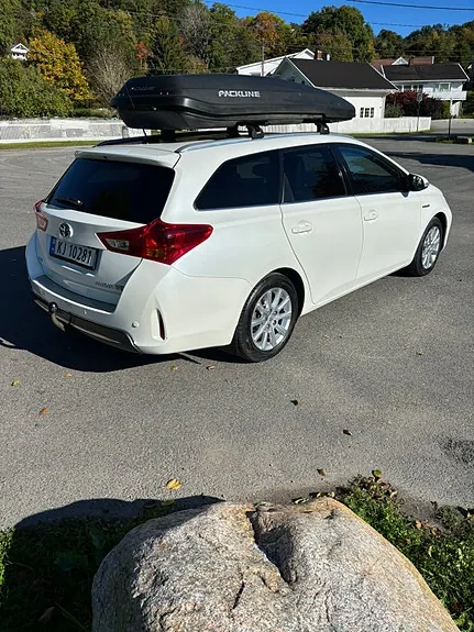 Toyota Auris 2014 photo 3