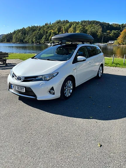 Toyota Auris 2014 photo 2