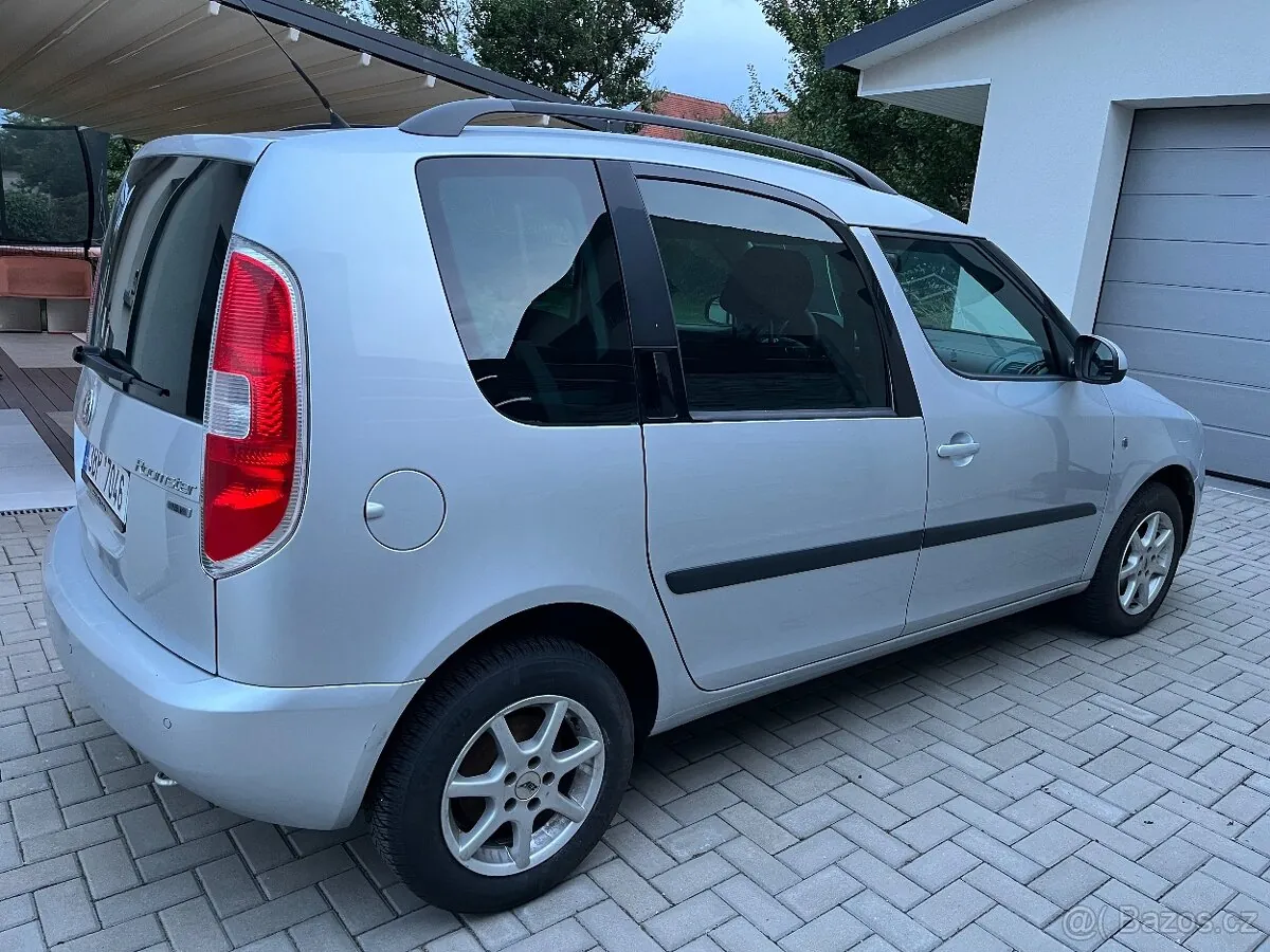Skoda Roomster 2011 photo 4