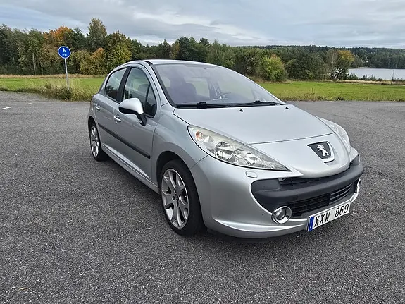 Peugeot 207 2006 photo 3