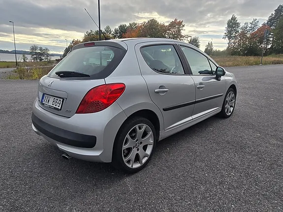 Peugeot 207 2006 photo 4